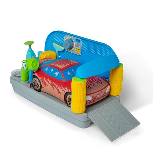 Melissa & Doug Spray & Shine Car Wash Color-Changing Water Toy Play Set Boys and Girls 3+