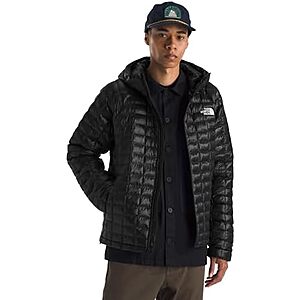 $150 | THE NORTH FACE Men's Thermoball Hooded Jacket at Amazon